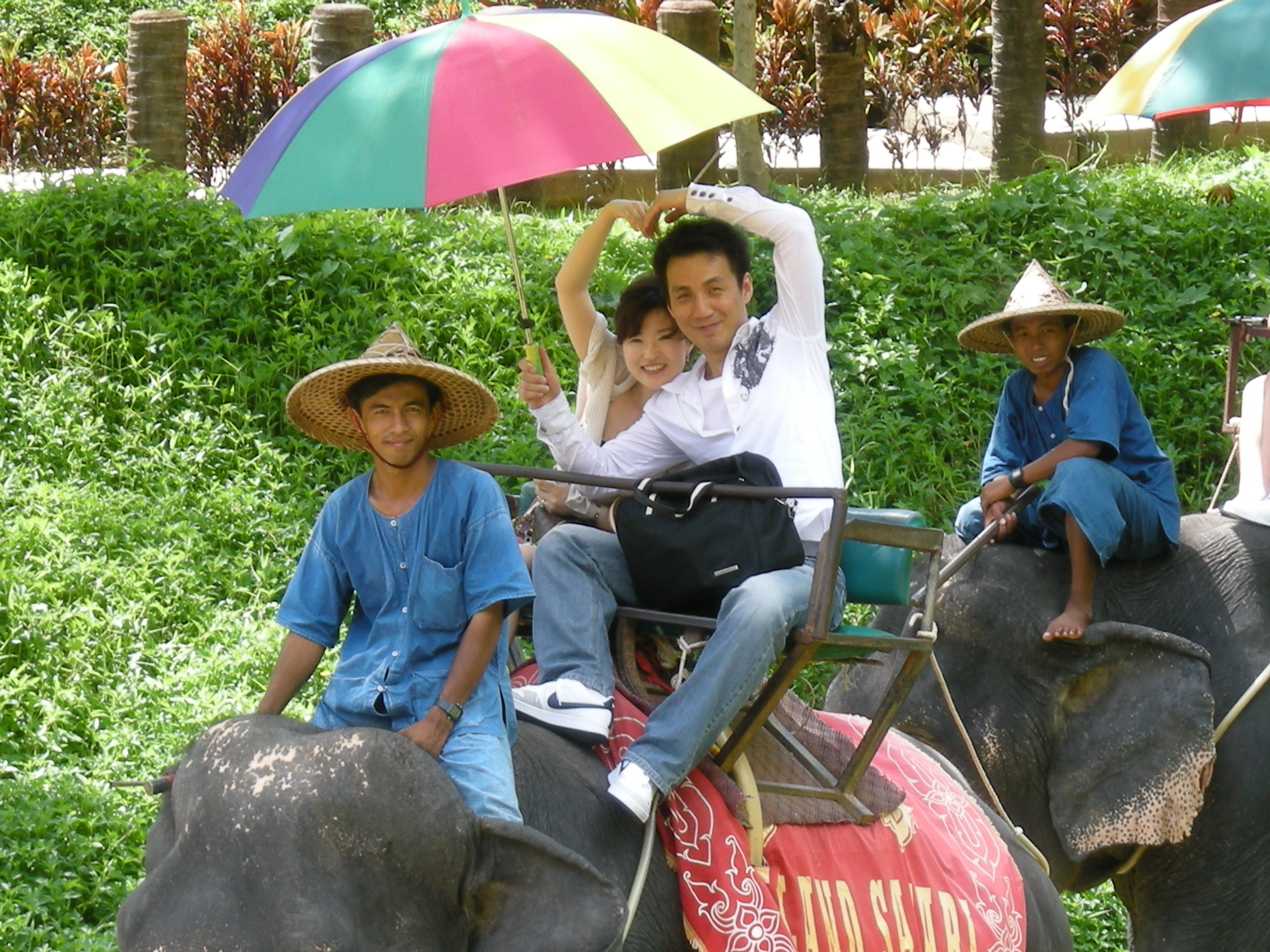 푸켓 잘 자녀왔어요.